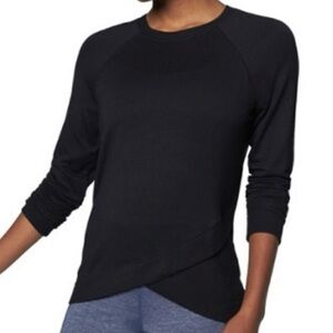 Athlets Black Long-Sleeved Top w/ Criss-Cross Detail in Front